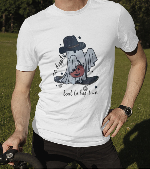 No Diggity Ghost With Hat And Pumpkin About To Bag It Up Halloween T-Shirt