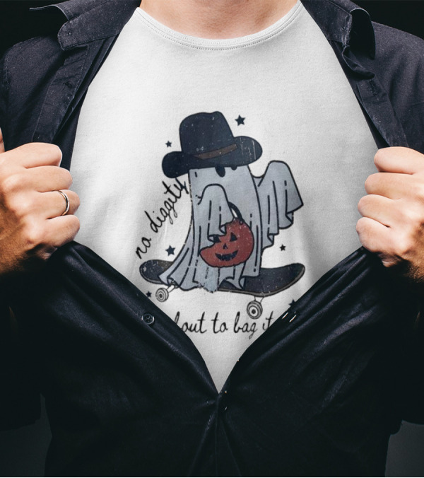 No Diggity Ghost With Hat And Pumpkin About To Bag It Up Halloween T-Shirt