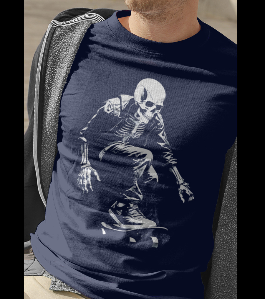 Skeleton Skateboarder Cool Iconic Street Style Skater Pose T-Shirt