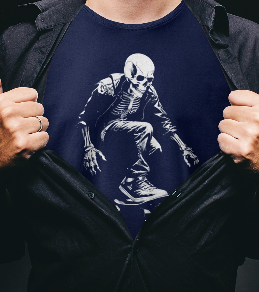Skeleton Skateboarder Cool Iconic Street Style Skater Pose T-Shirt