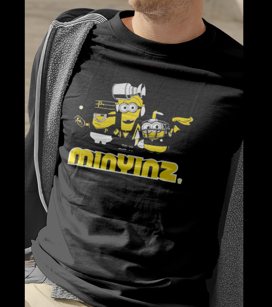 Minyinz Minions Pittsburgh Pirates Football And Baseball T-Shirt