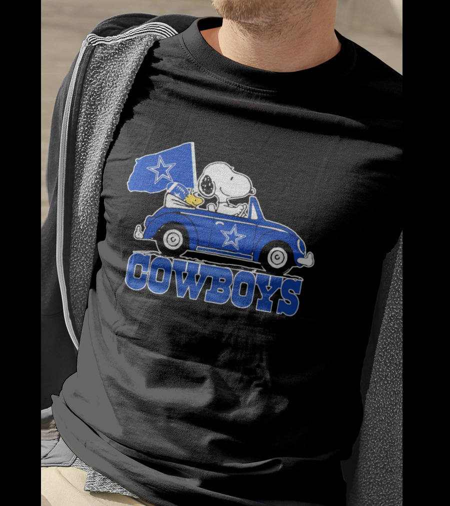Snoopy And Woodstock Driving Car Cowboys Flag T-Shirt