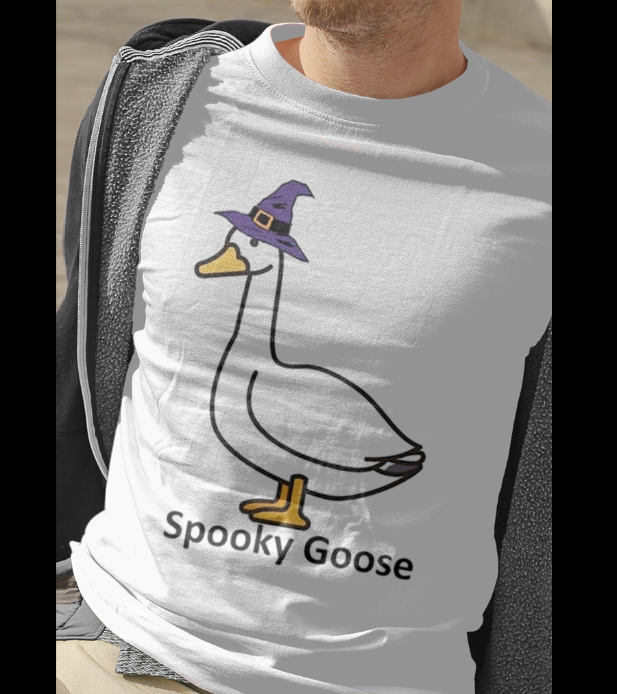 Spooky Goose Witch Hat Funny Goose Halloween T-Shirt