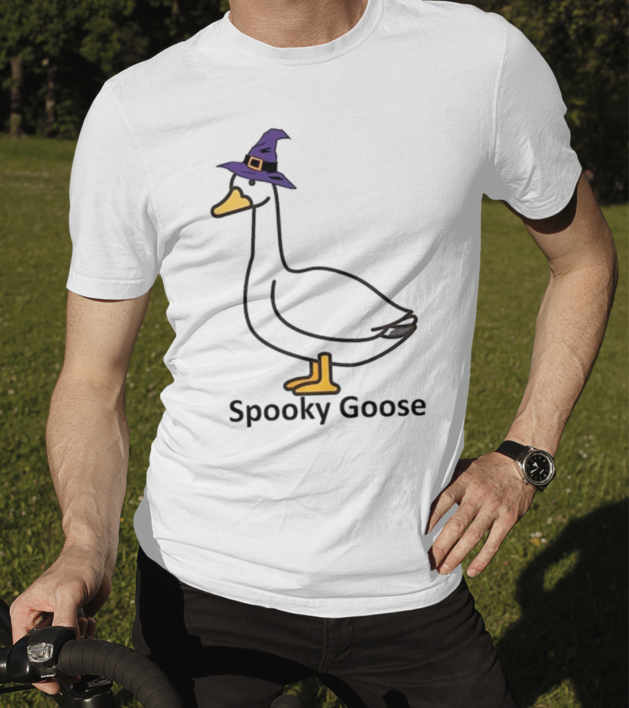 Spooky Goose Witch Hat Funny Goose Halloween T-Shirt