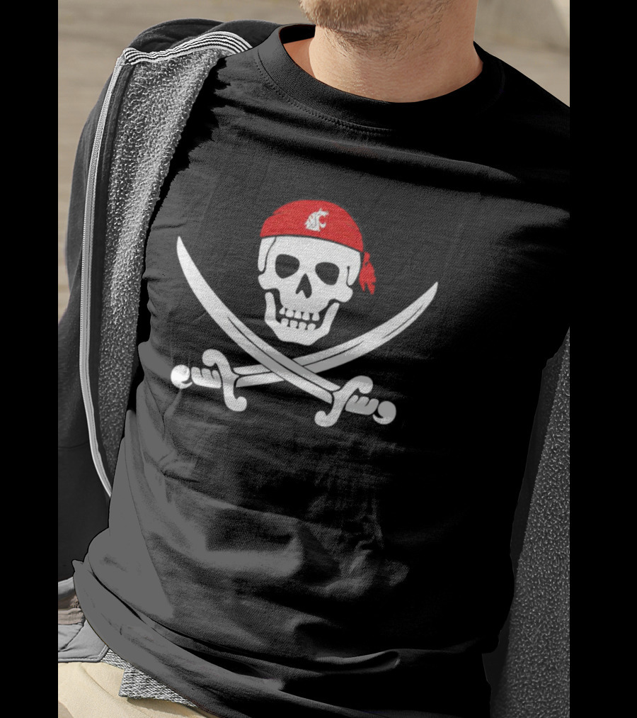 Washington State Cougars Skull And Crossed Swords Bandana T-Shirt