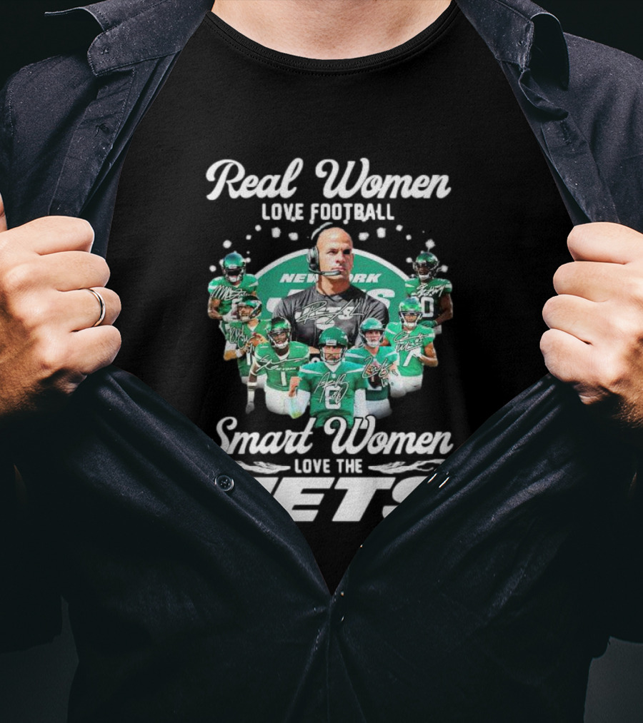 Real Women Love Football Smart Women Love The New York Jets T-Shirt