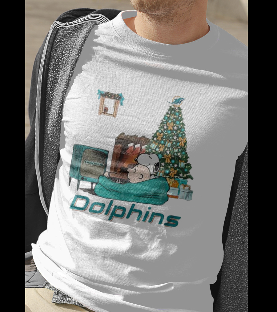 Charlie Brown Snoopy Watching Dolphins TV Christmas Tree T-Shirt