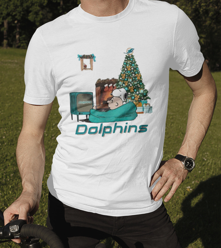 Charlie Brown Snoopy Watching Dolphins TV Christmas Tree T-Shirt