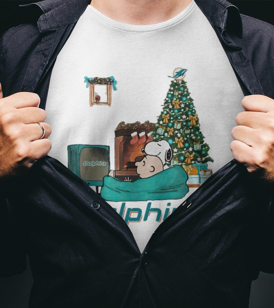 Charlie Brown Snoopy Watching Dolphins TV Christmas Tree T-Shirt