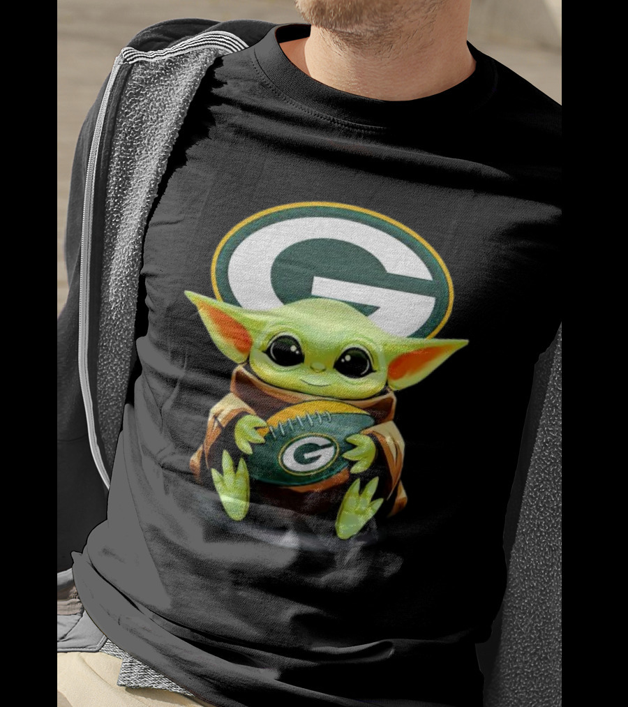 Baby Yoda Green Bay Packers Football Hug T-Shirt