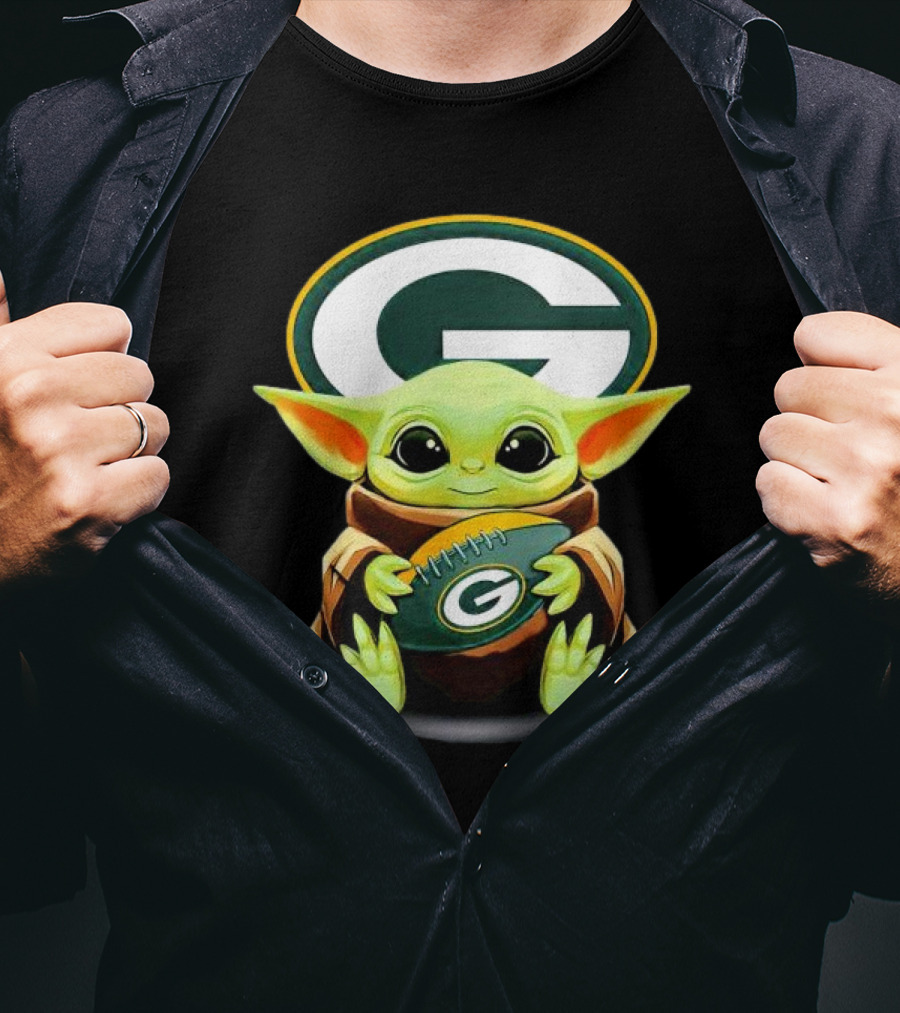 Baby Yoda Green Bay Packers Football Hug T-Shirt