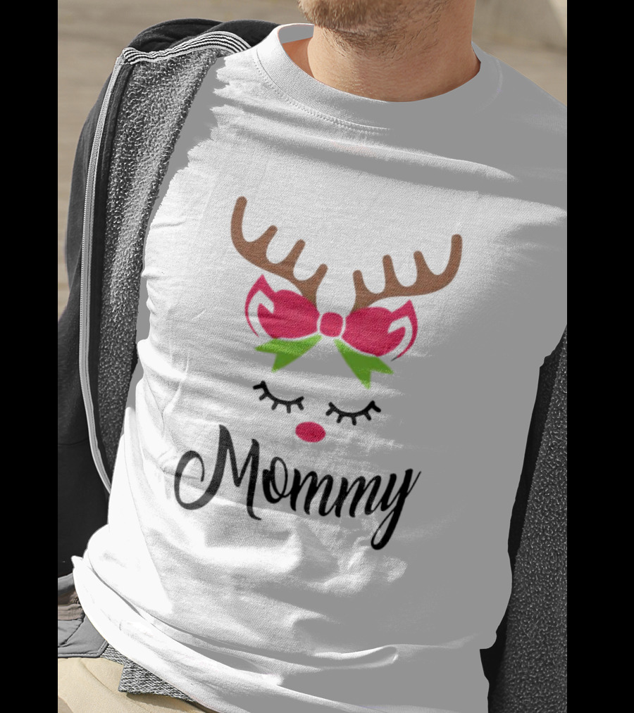 Mommy Reindeer Antlers Christmas Bow T-Shirt