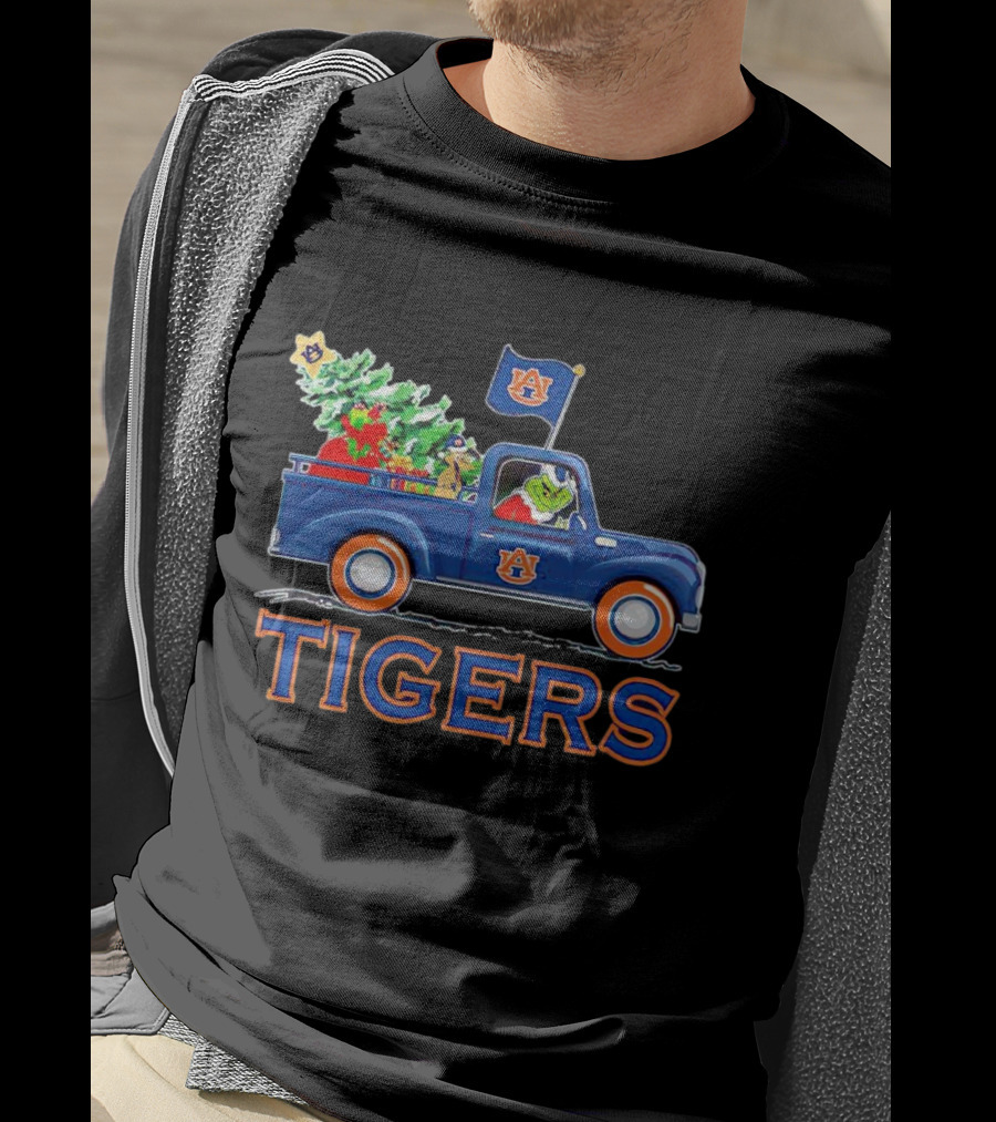 Grinch Driving Auburn Christmas Truck With Tigers Flag T-Shirt