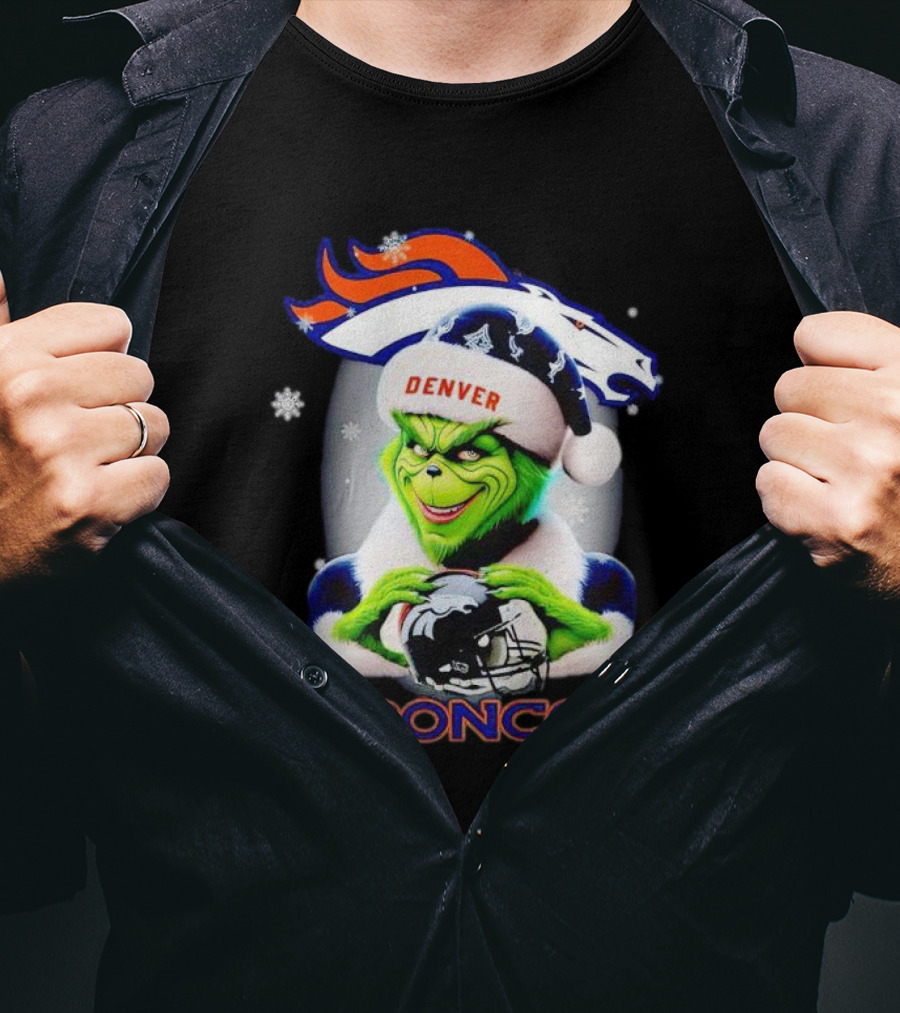 Denver Broncos Christmas Grinch Holding Football Helmet T-Shirt