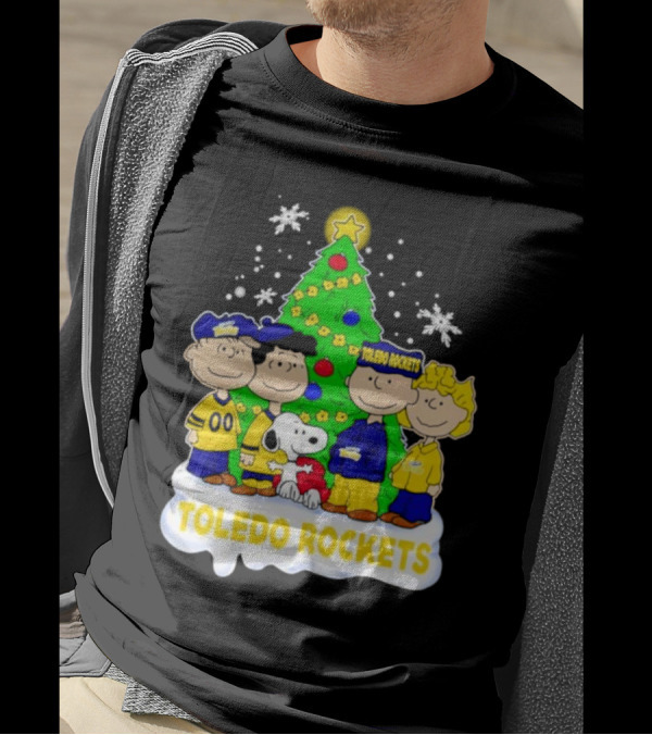Peanuts Toledo Rockets Christmas Tree With Snoopy And Friends T-Shirt