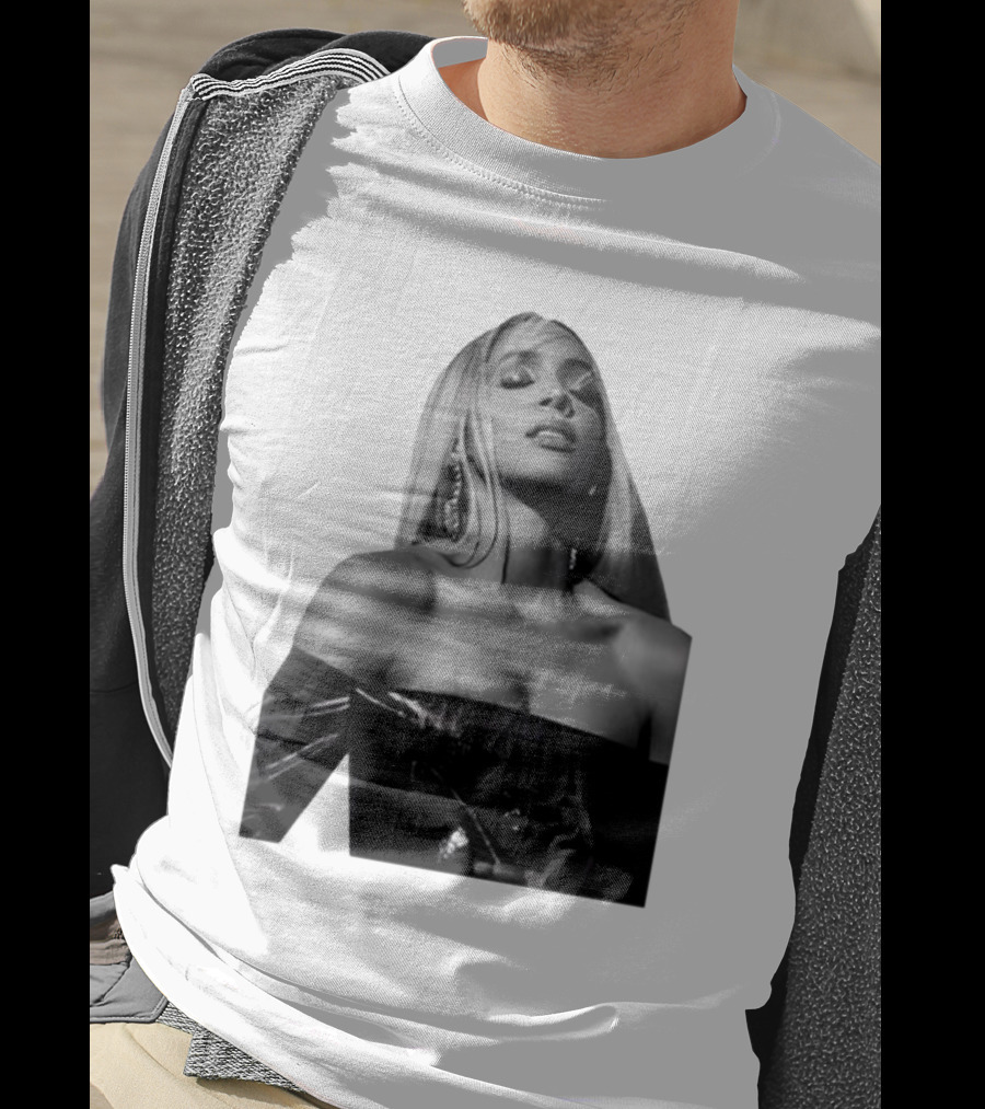 Kelly Rowland Krew Iconic Black And White Fashion Pose T-Shirt