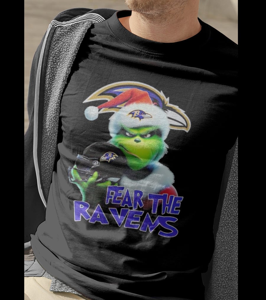 Grinch Wearing Santa Hat Holding Baltimore Ravens Helmet Fear The Ravens T-Shirt