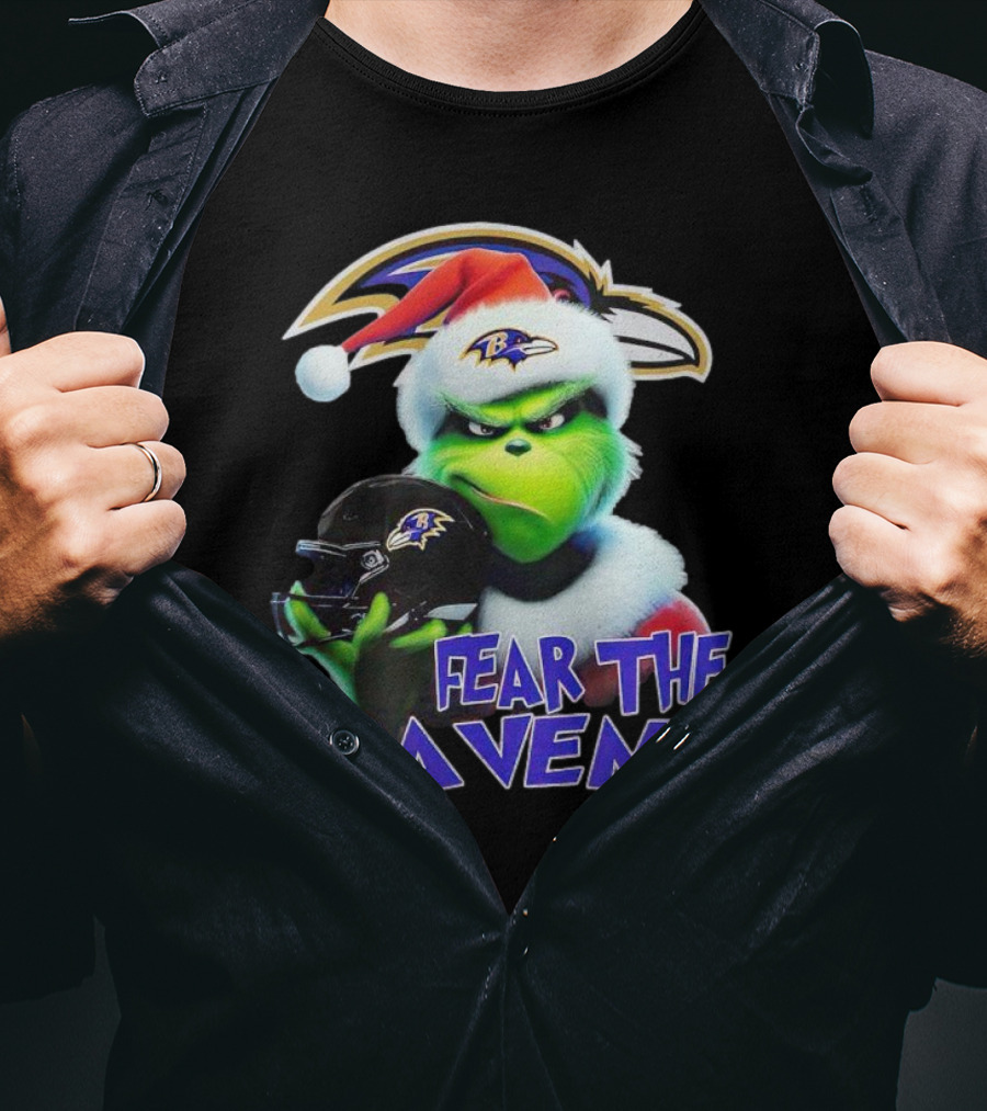 Grinch Wearing Santa Hat Holding Baltimore Ravens Helmet Fear The Ravens T-Shirt