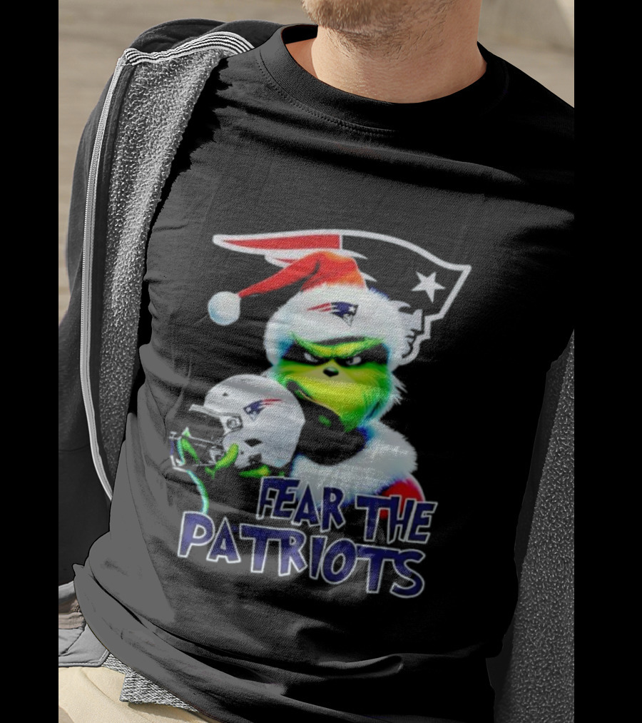 Fear The Patriots Santa Grinch New England NFL T-Shirt