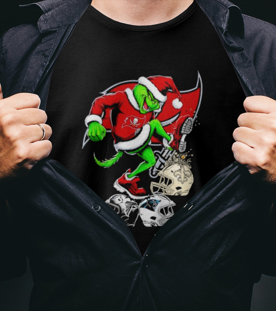 Tampa Bay Buccaneers Grinch Santa Stomping NFL Helmets Funny Christmas T-Shirt