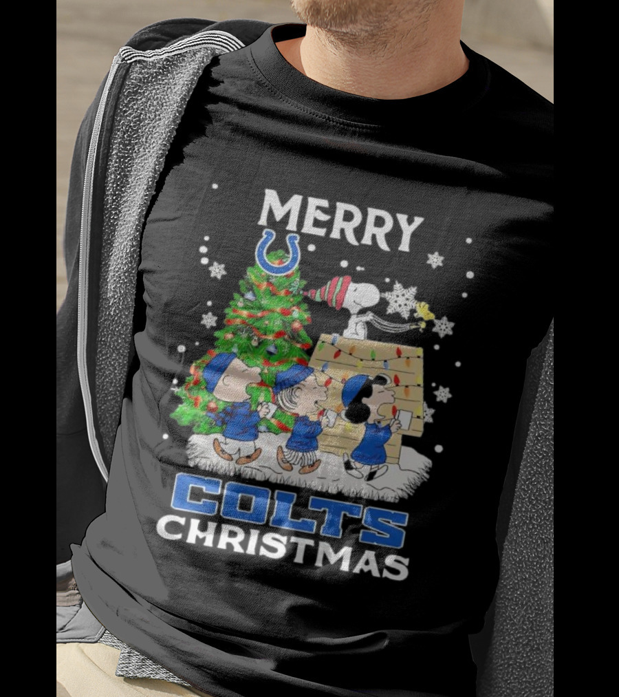 Merry Christmas Peanuts Characters Indianapolis Colts T-Shirt