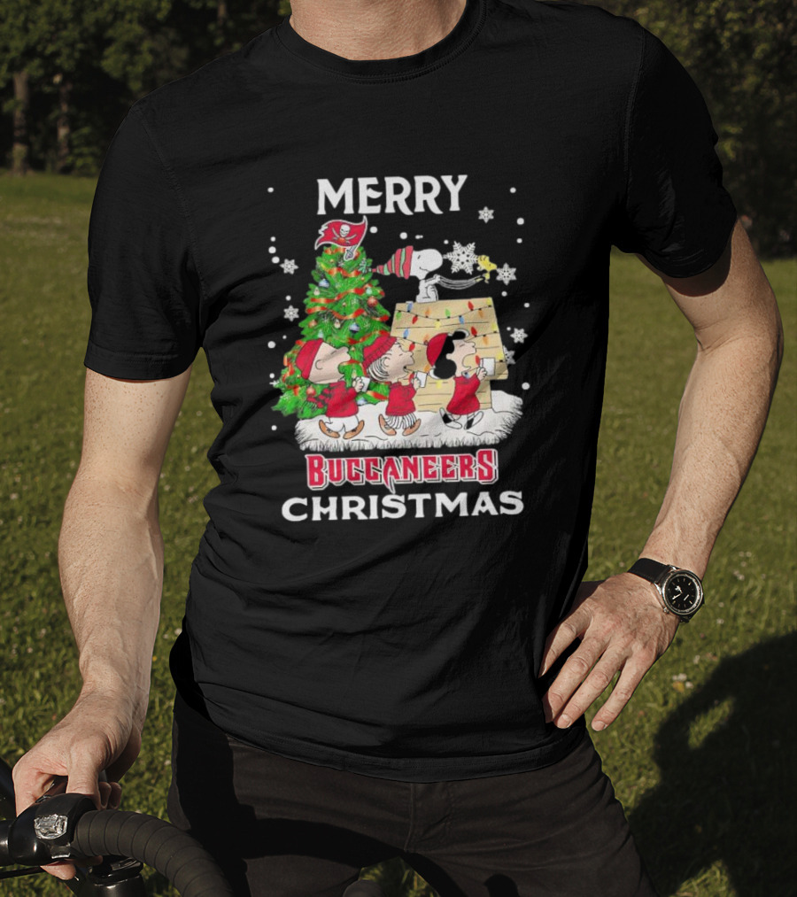 Merry Christmas Peanuts Characters Tampa Bay Buccaneers T-Shirt