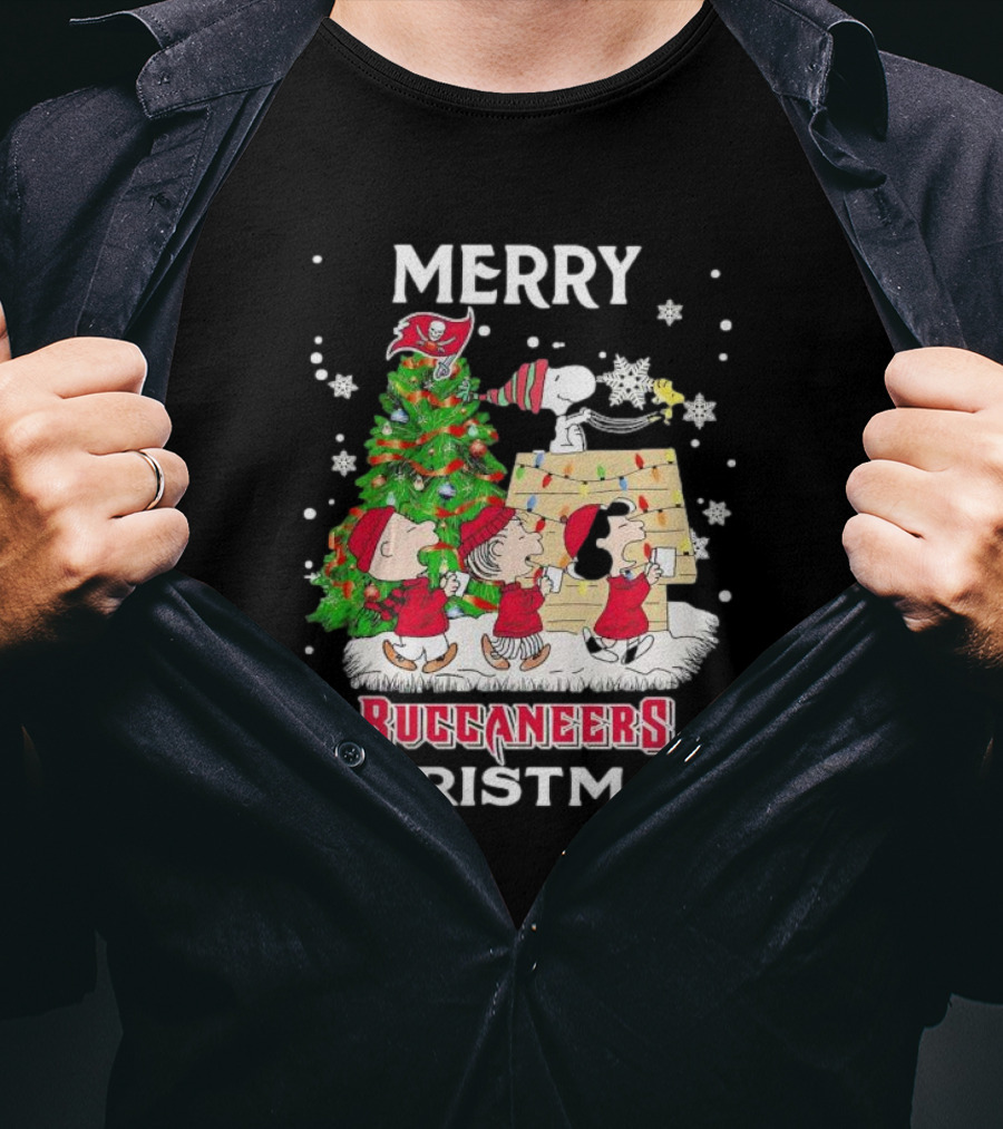 Merry Christmas Peanuts Characters Tampa Bay Buccaneers T-Shirt