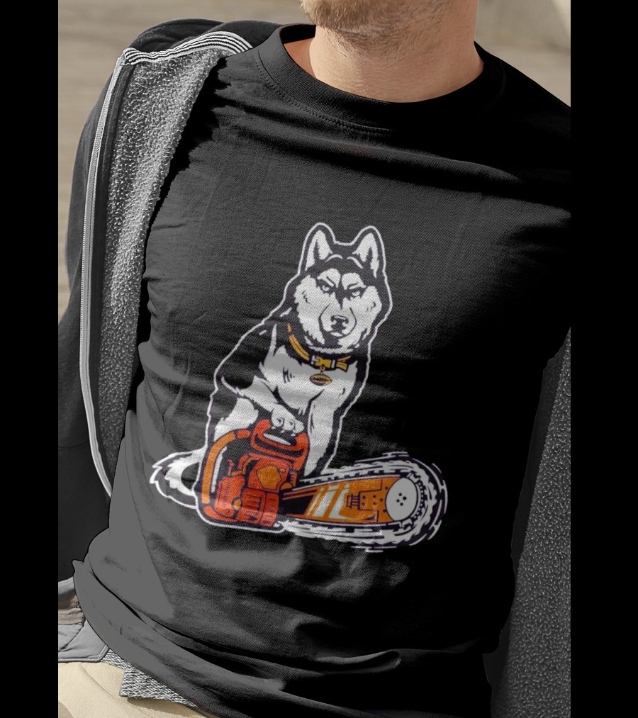 Washington Huskies Beaver Buster Chainsaw Dog T-Shirt
