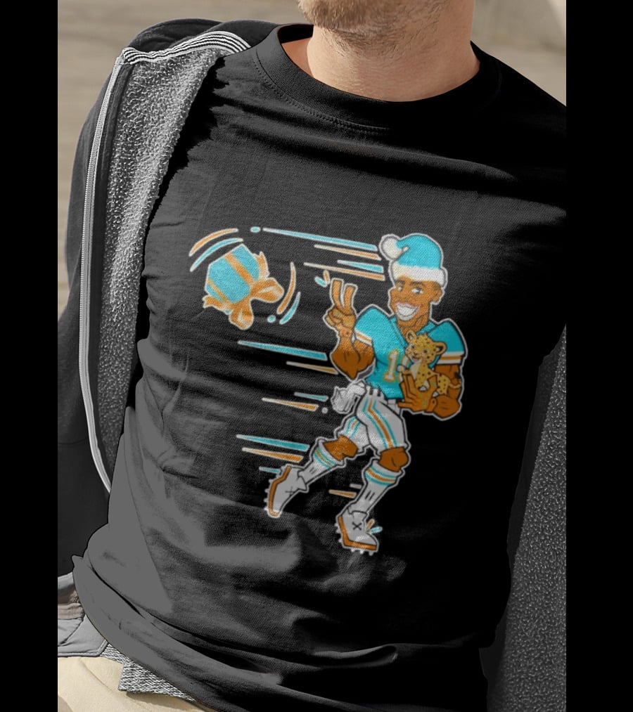 Tyreek Hill Cheetah Claus Football Holiday Player With Cheetah And Santa Hat T-Shirt