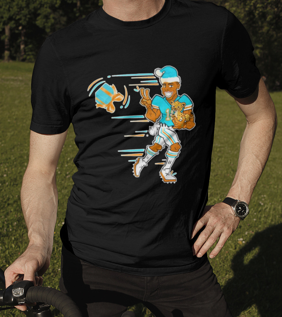 Tyreek Hill Cheetah Claus Football Holiday Player With Cheetah And Santa Hat T-Shirt