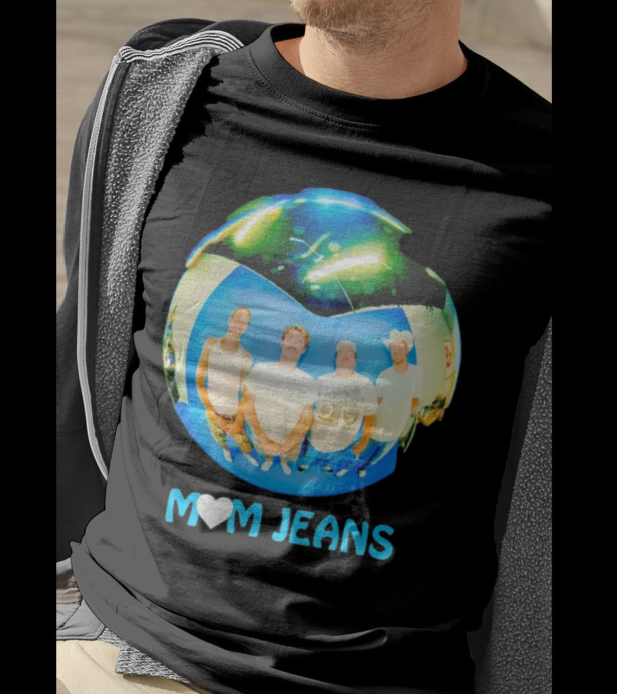 Mom Jeans Heart Raiders Orb Photo T-Shirt