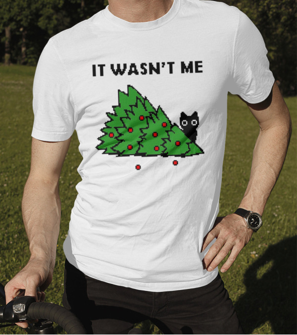 Cat Hiding Behind Christmas Tree It Wasn't Me T-Shirt
