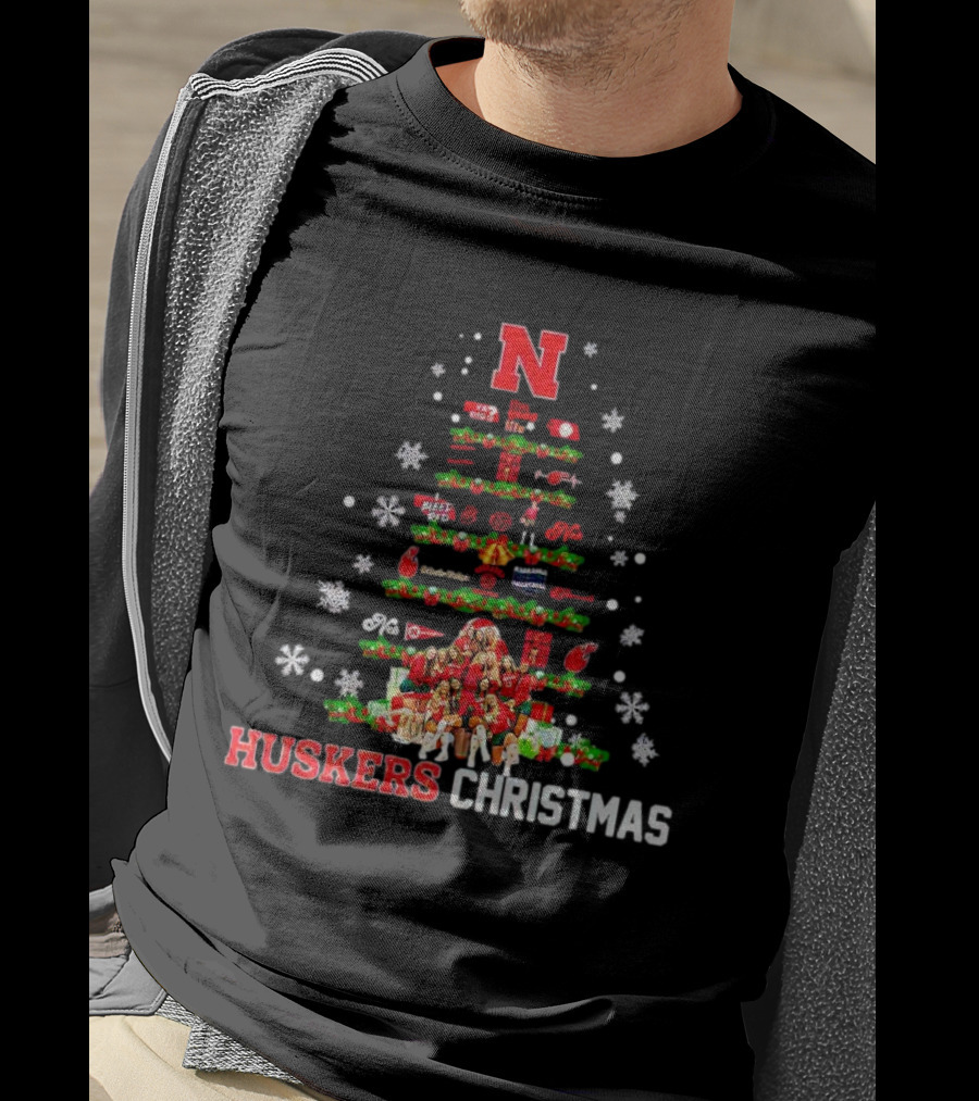 Huskers Christmas Tree With Nebraska Cornhuskers Logo And Holiday Decorations T-Shirt