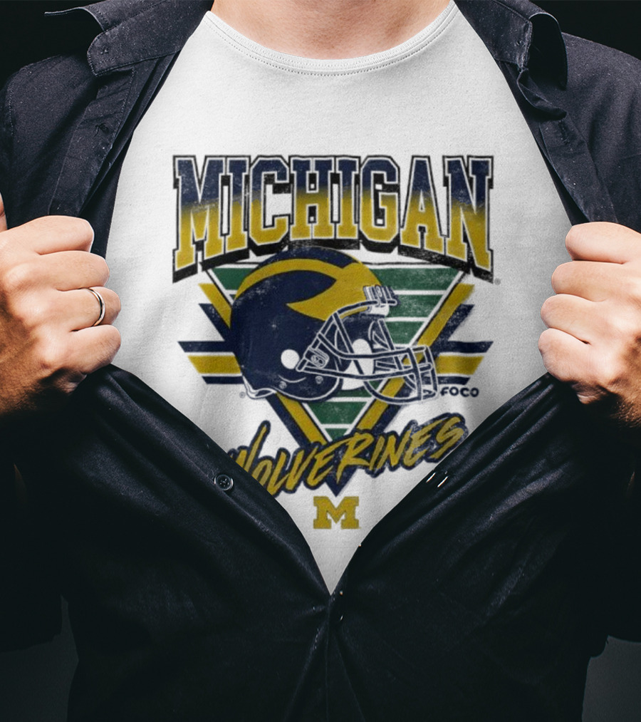 Michigan Wolverines Vintage Triangle Football Helmet M T-Shirt