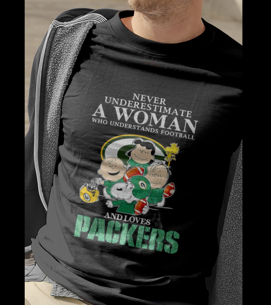 Never Underestimate A Woman Who Understands Football And Loves Packers Featuring Peanuts Characters T-Shirt