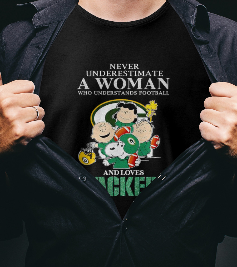 Never Underestimate A Woman Who Understands Football And Loves Packers Featuring Peanuts Characters T-Shirt