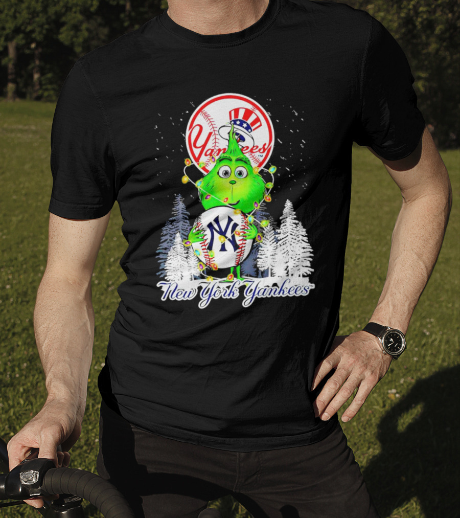 New York Yankees Grinch Christmas Hug With Baseball And Trees T-Shirt