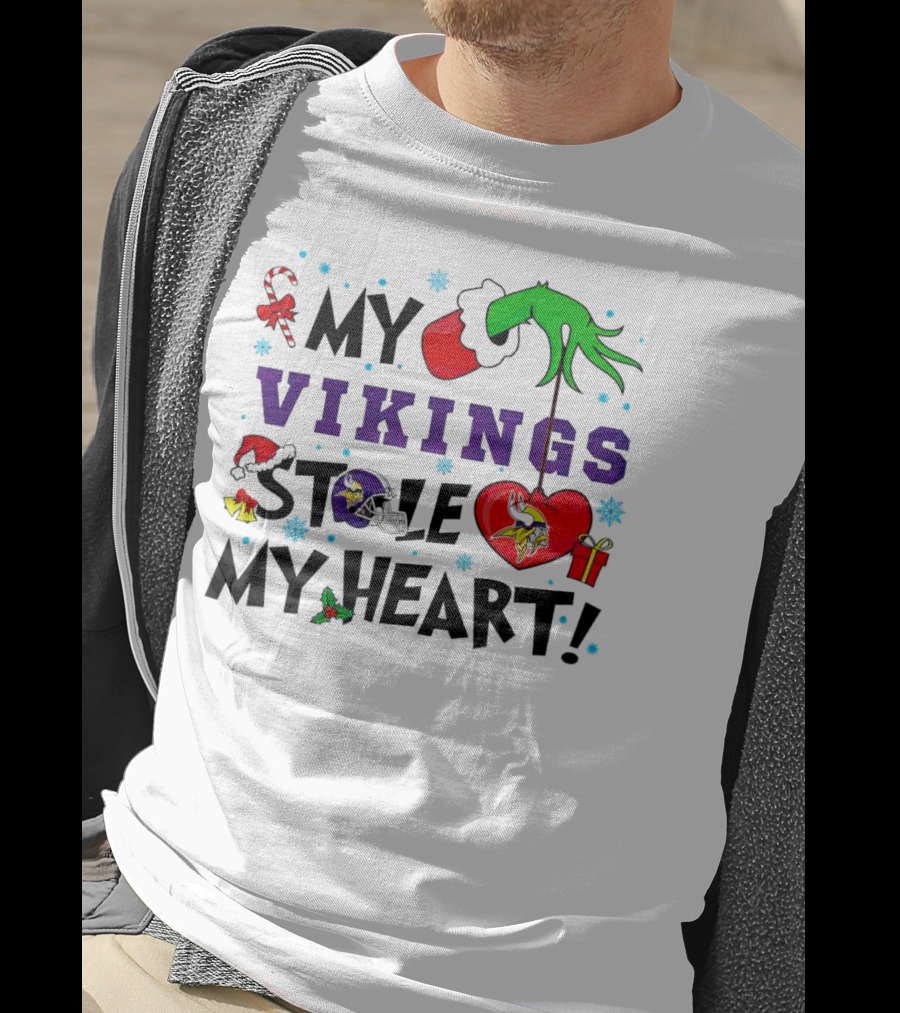 Grinch Hand Holding Heart My Vikings Stole My Heart Christmas T-Shirt