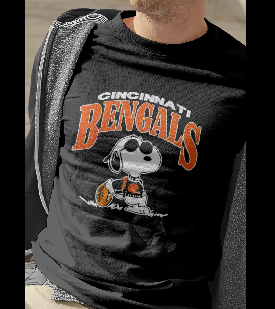 Cincinnati Bengals Snoopy Football Fan Gear T-Shirt