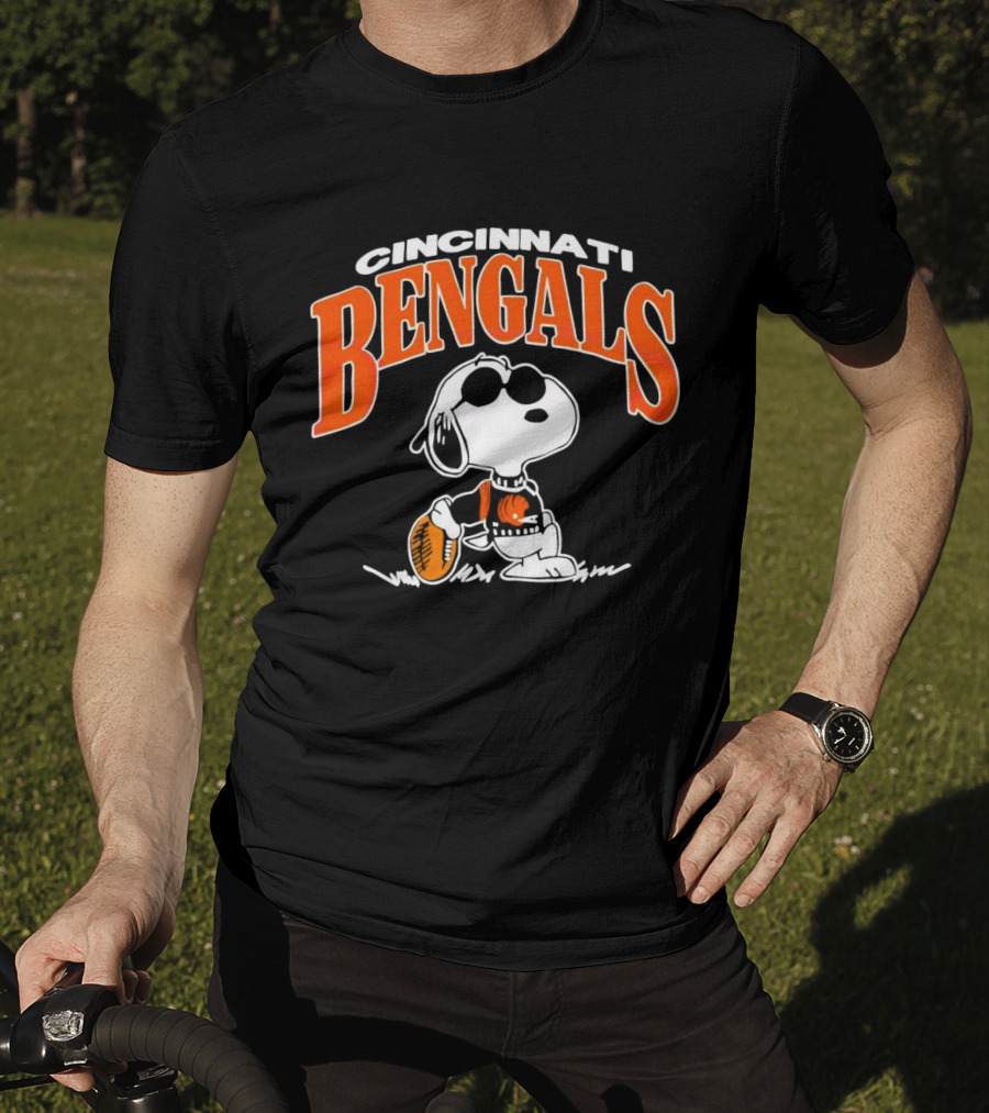 Cincinnati Bengals Snoopy Football Fan Gear T-Shirt