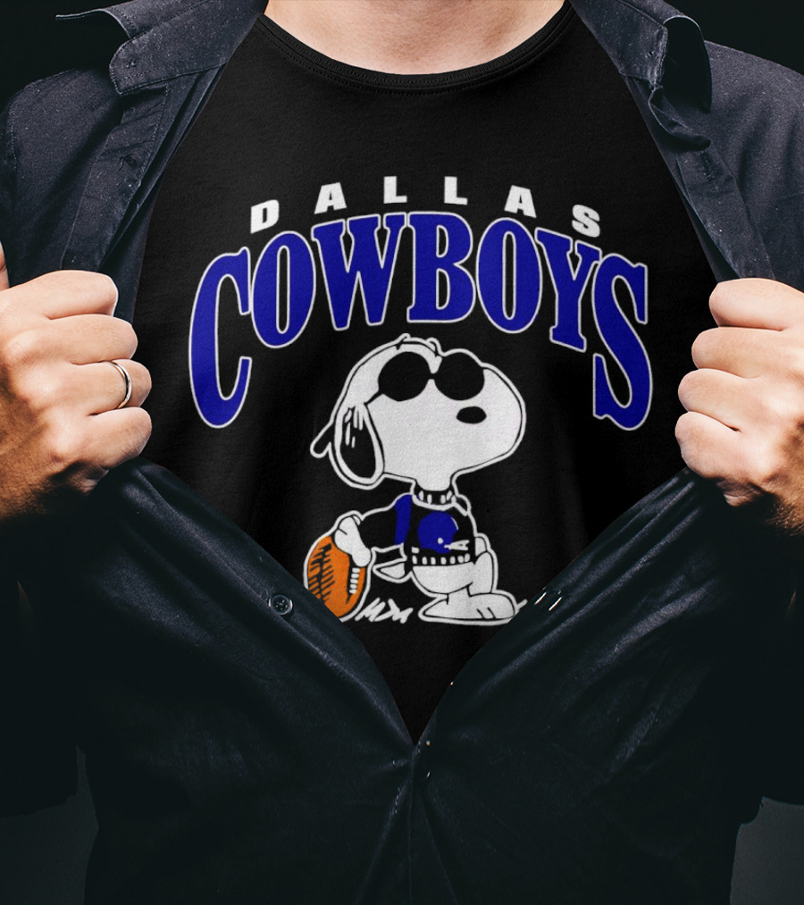 Dallas Cowboys Snoopy Football Player T-Shirt