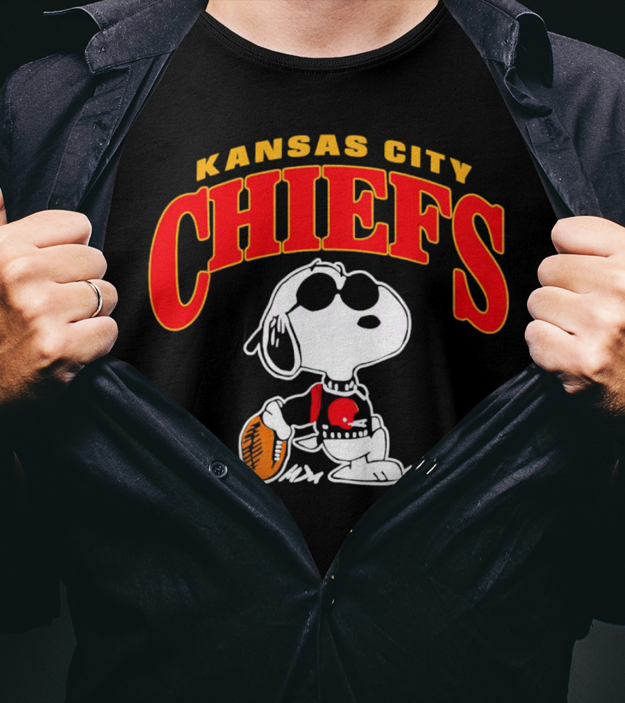Snoopy Kansas City Chiefs Football T-Shirt