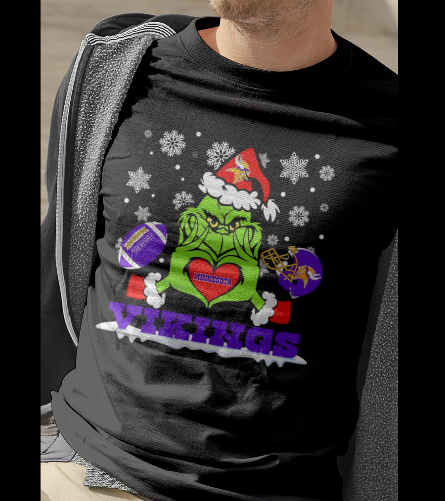 Santa Grinch Heart Minnesota Vikings Snowflakes Christmas Football Helmets T-Shirt