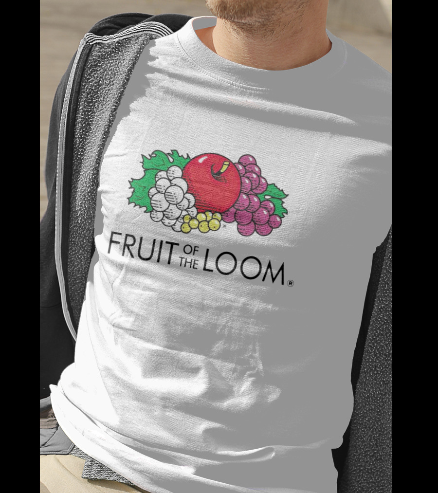 FRUIT OF THE LOOM Logo With Apples Grapes And Leaves T-Shirt