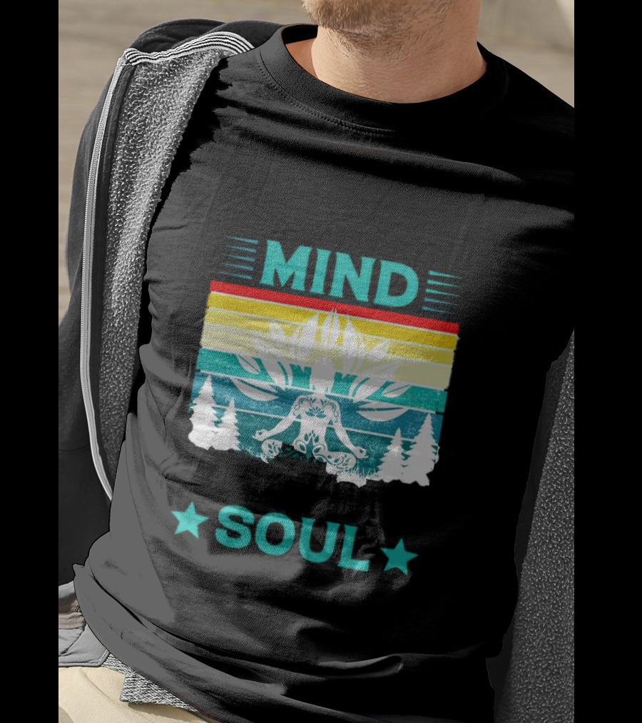 LOSE YOUR MIND FIND YOUR SOUL Yoga Meditation Retro Vintage Rainbow Pine Trees T-Shirt