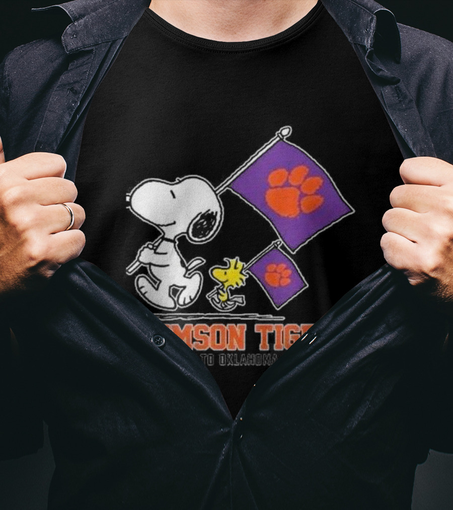 Snoopy And Woodstock Clemson Tigers Journey To Oklahoma City With Paw Flags T-Shirt