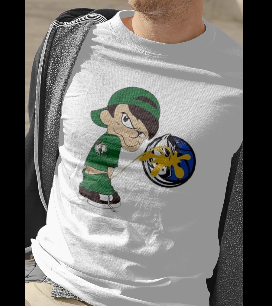 Little Boy Boston Celtics Piss On Dallas Mavericks Logo T-Shirt