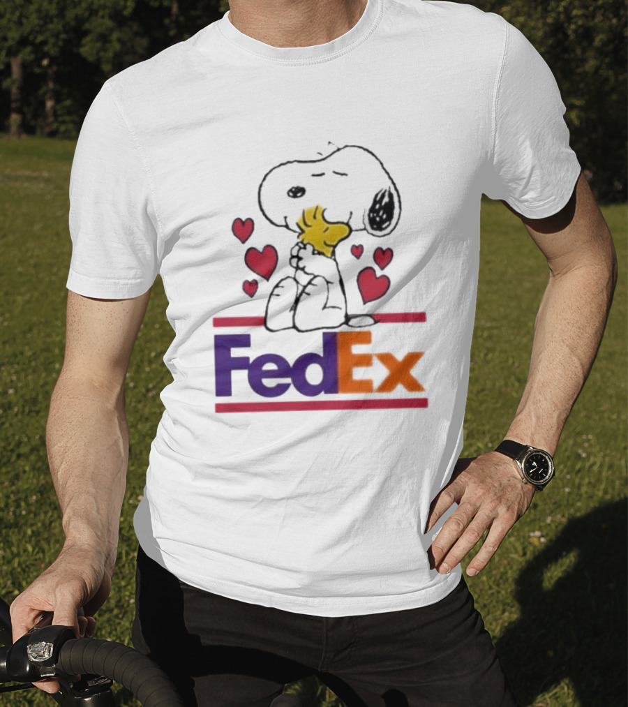Snoopy Woodstock Hugs Hearts FedEx T-Shirt