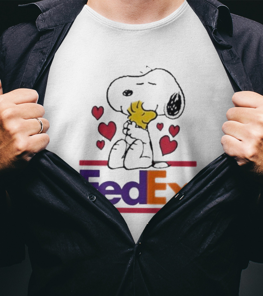 Snoopy Woodstock Hugs Hearts FedEx T-Shirt