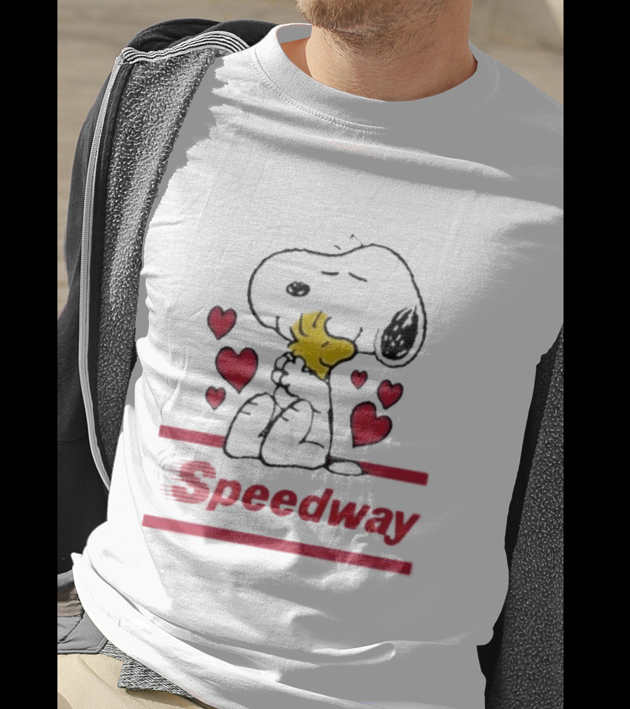 Snoopy Holding Woodstock Surrounded By Hearts Speedway T-Shirt